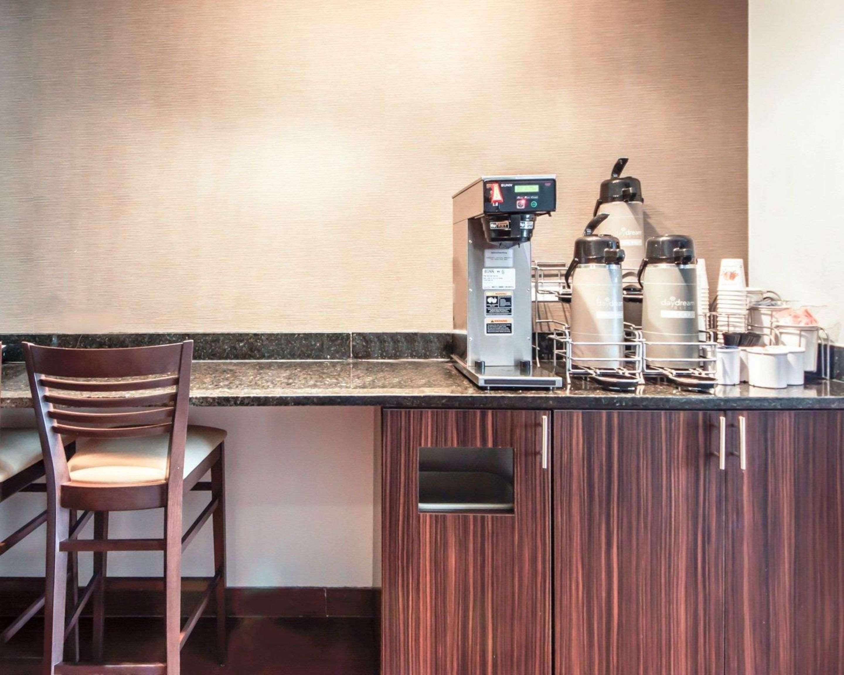 Sleep Inn & Suites Hennessey North Екстериор снимка