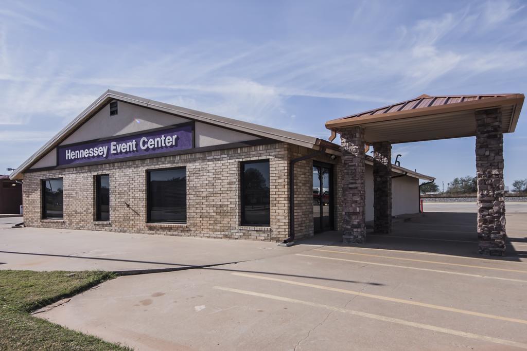 Sleep Inn & Suites Hennessey North Екстериор снимка